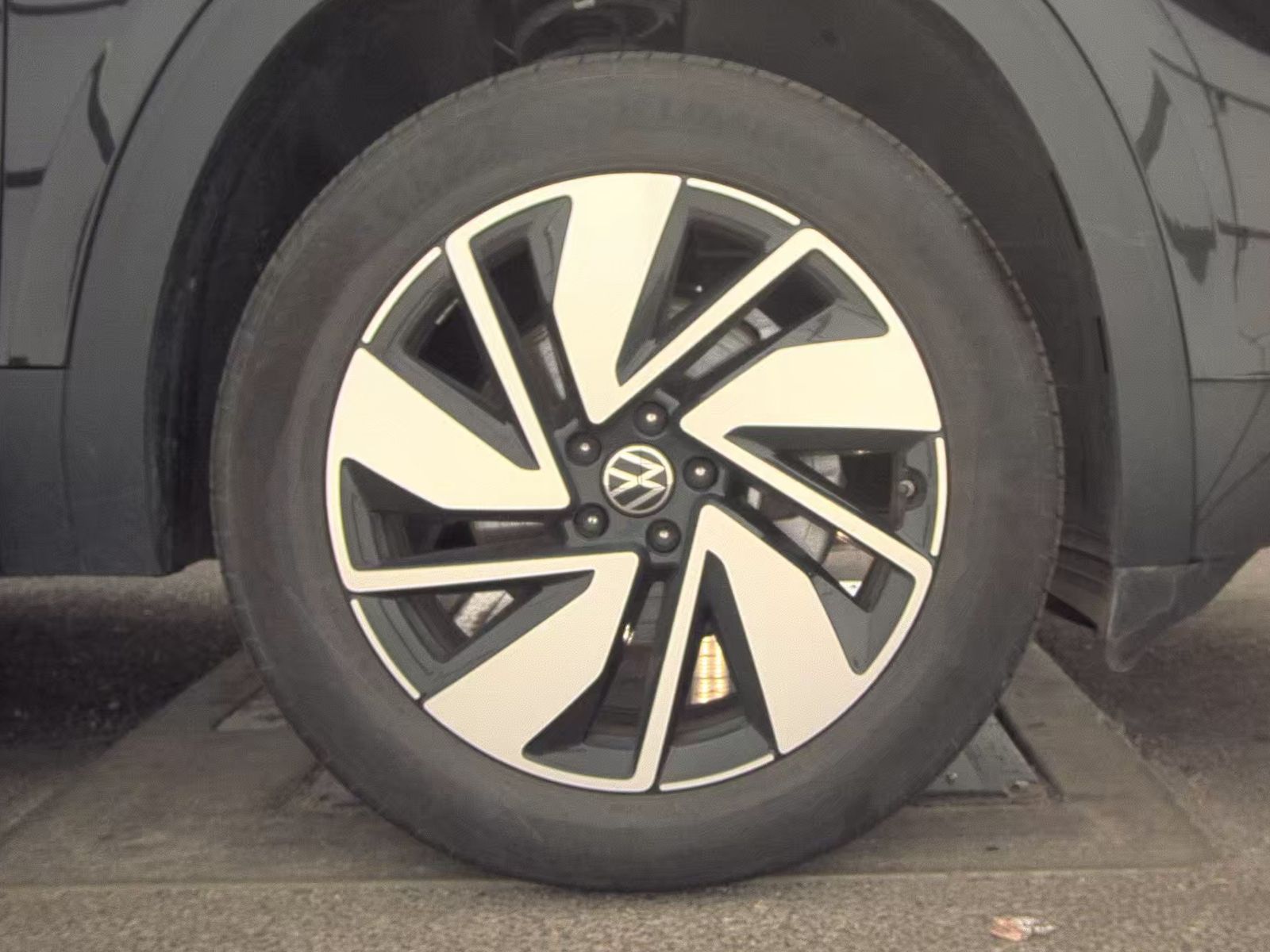 2025 Volkswagen Atlas 2.0T SE FWD