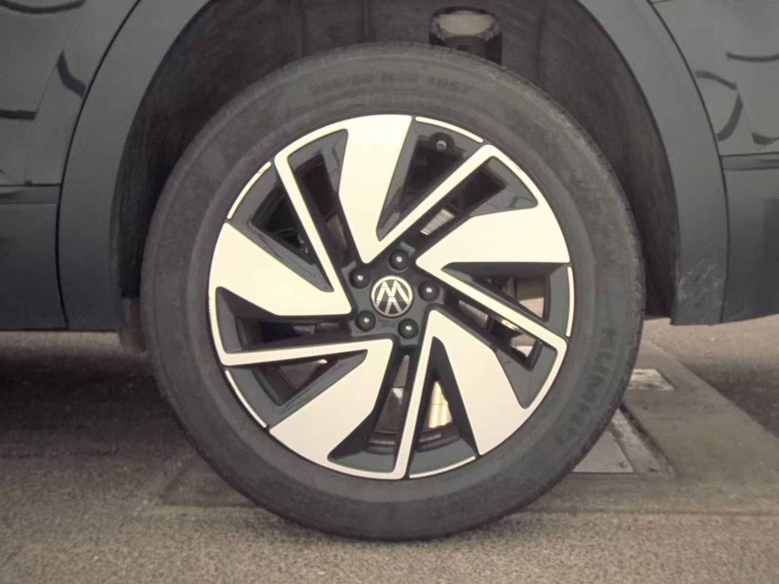 2025 Volkswagen Atlas 2.0T SE FWD