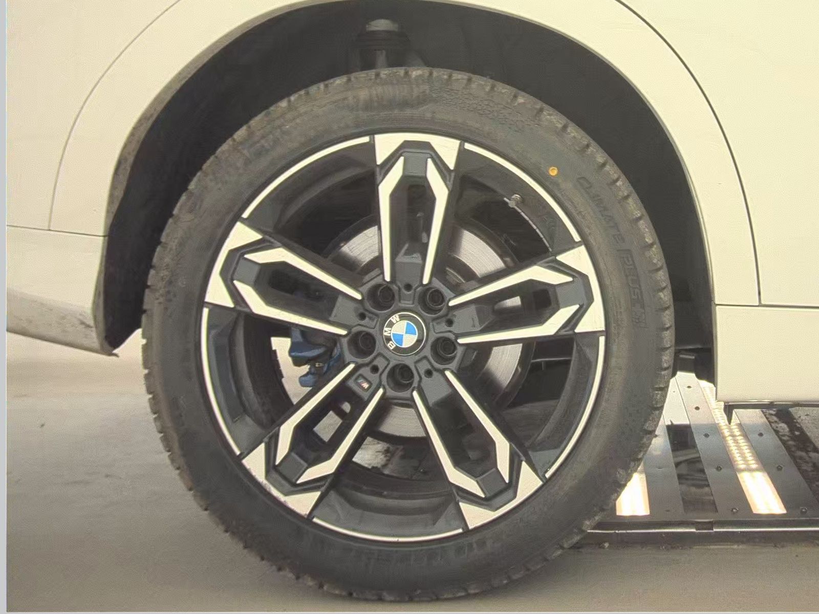 2025 BMW X2 xDrive28i AWD