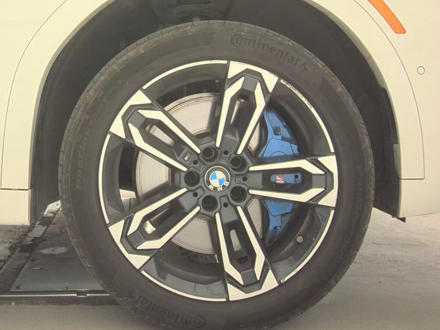 2025 BMW X2 xDrive28i AWD