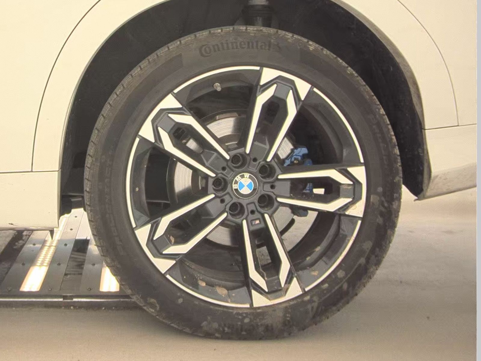 2025 BMW X2 xDrive28i AWD