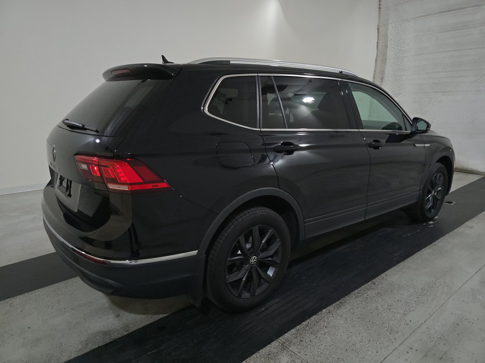 2024 Volkswagen Tiguan 2.0T SE FWD