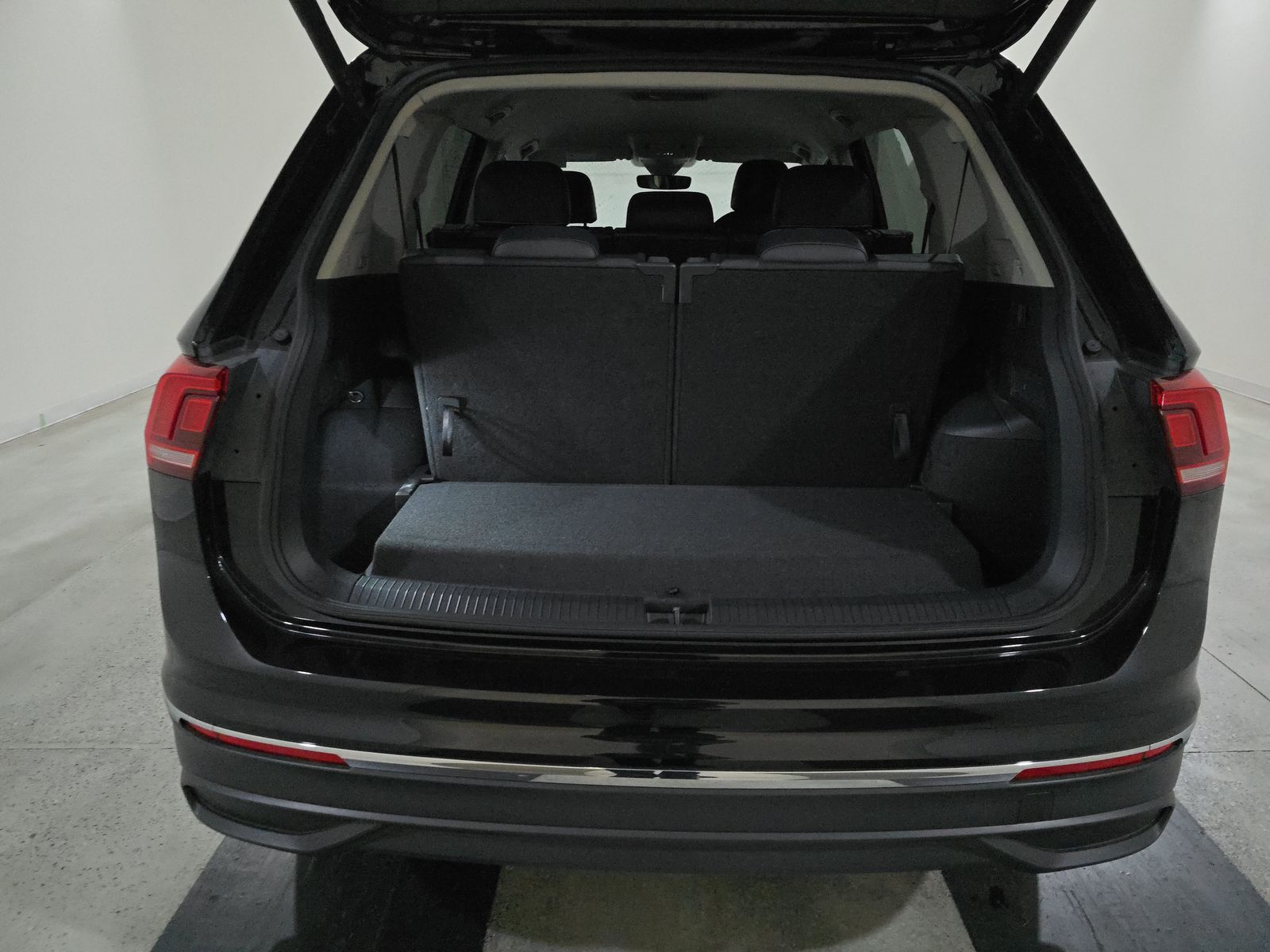 2024 Volkswagen Tiguan 2.0T SE FWD