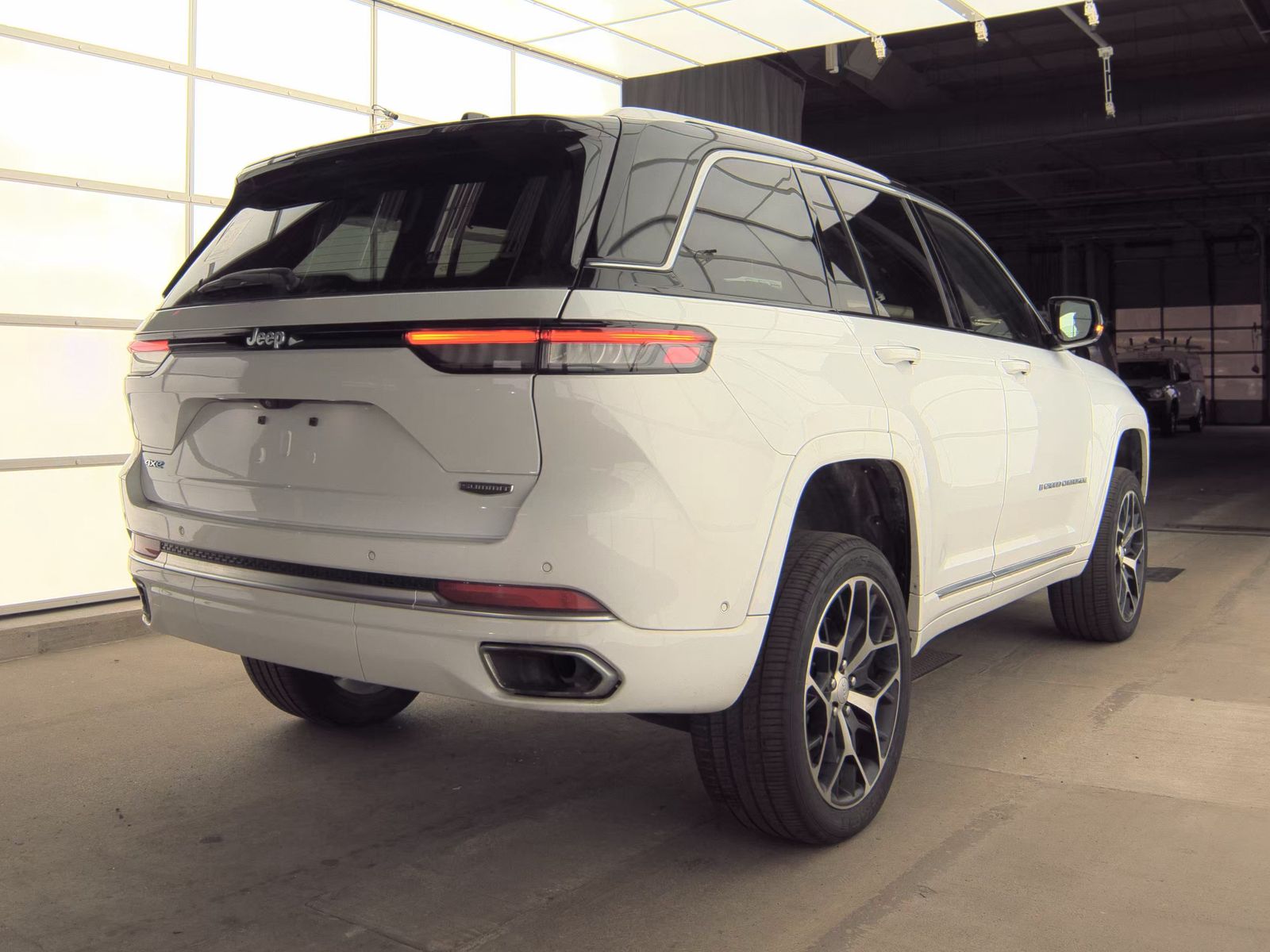 2022 Jeep Grand Cherokee 4xe Summit Reserve AWD