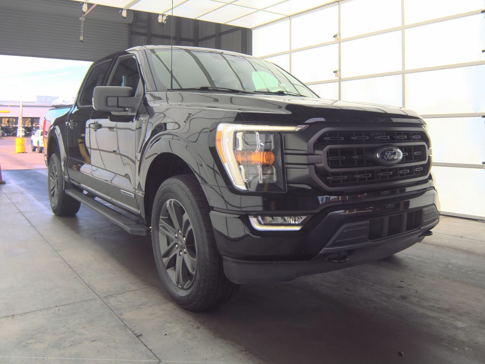 2023 Ford F-150 Hybrid XLT AWD