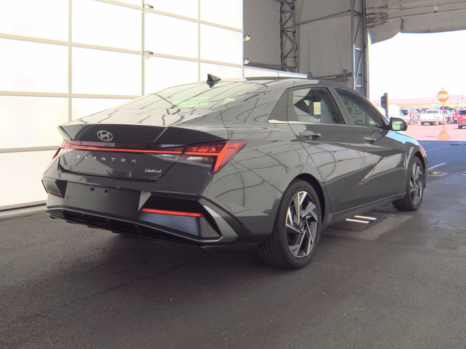 2024 Hyundai Elantra Limited FWD