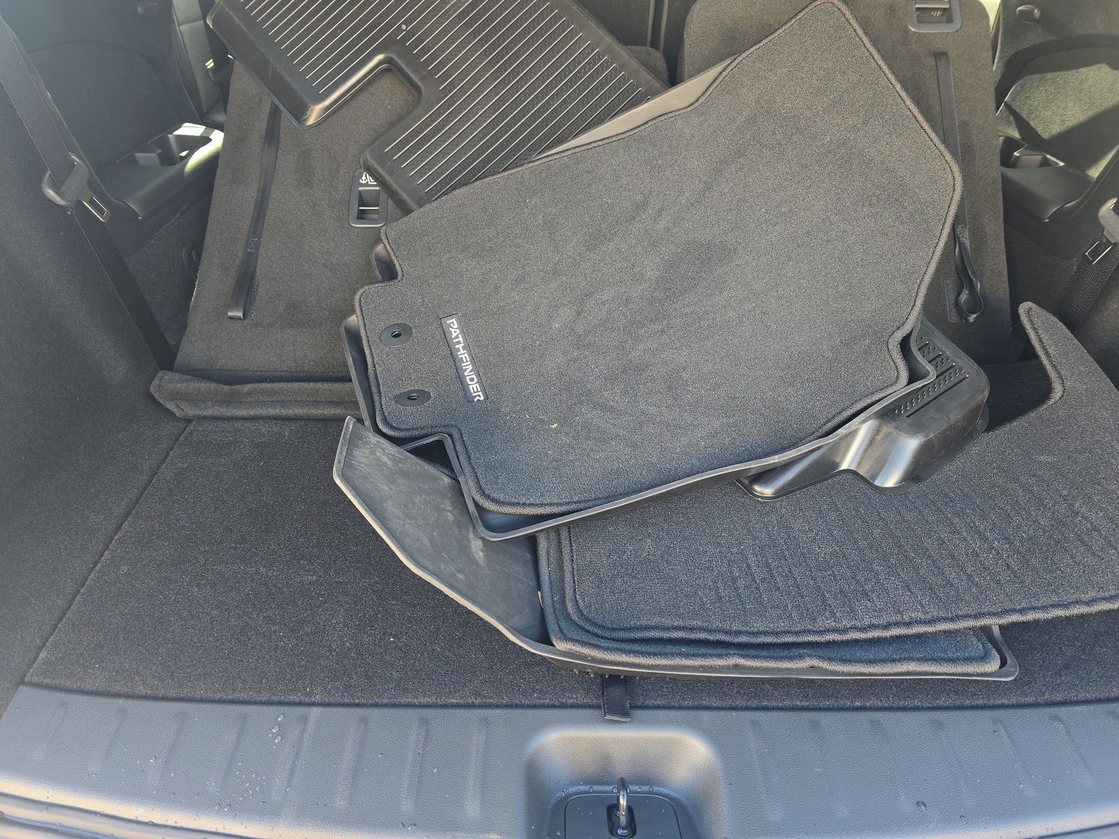 2025 Nissan Pathfinder S FWD