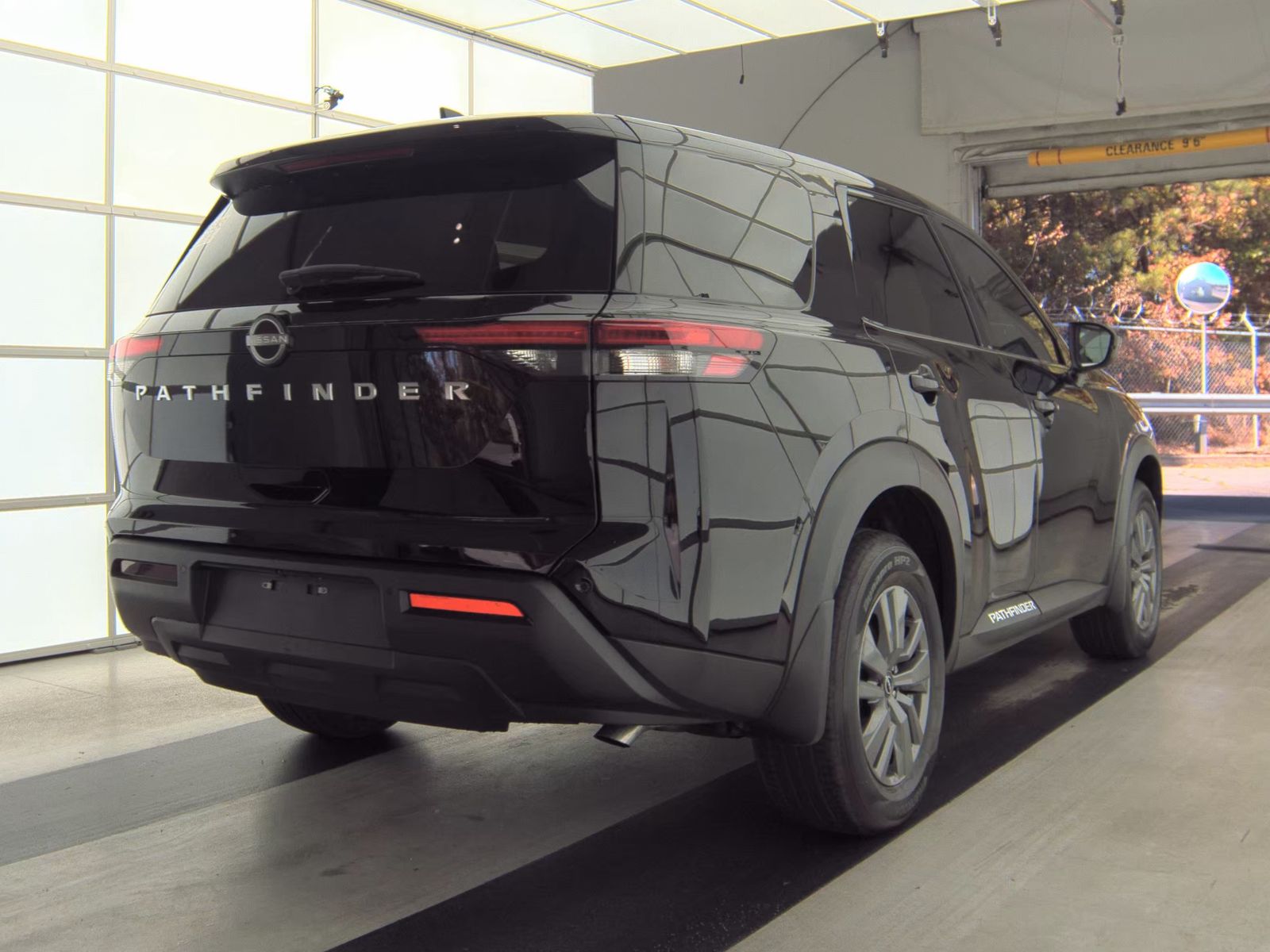 2025 Nissan Pathfinder S FWD