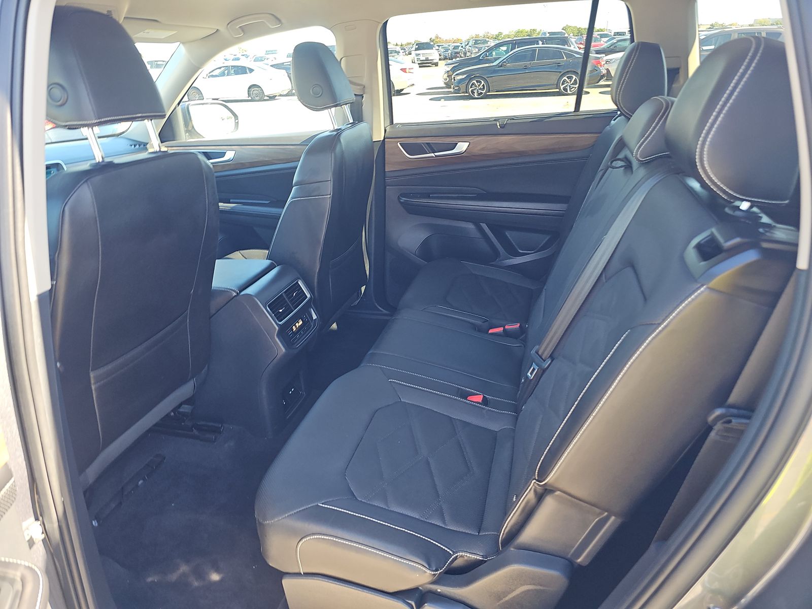 2025 Volkswagen Atlas 2.0T SE FWD