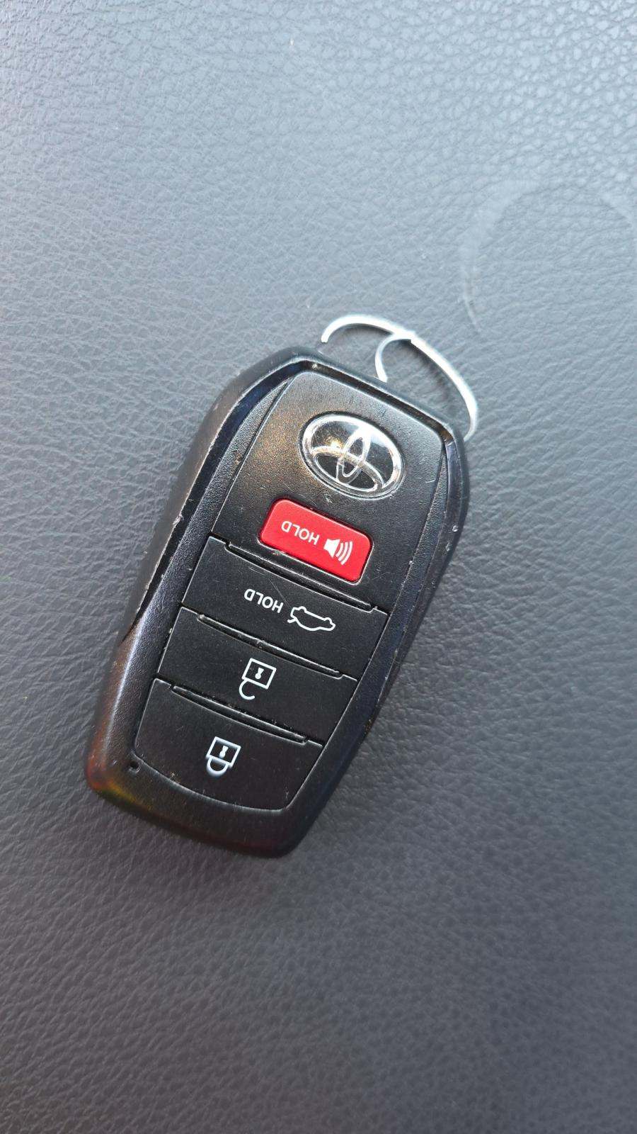 2025 Toyota Camry SE FWD