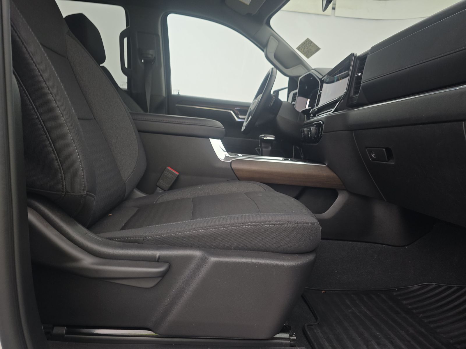 2025 Chevrolet Silverado 1500 RST AWD