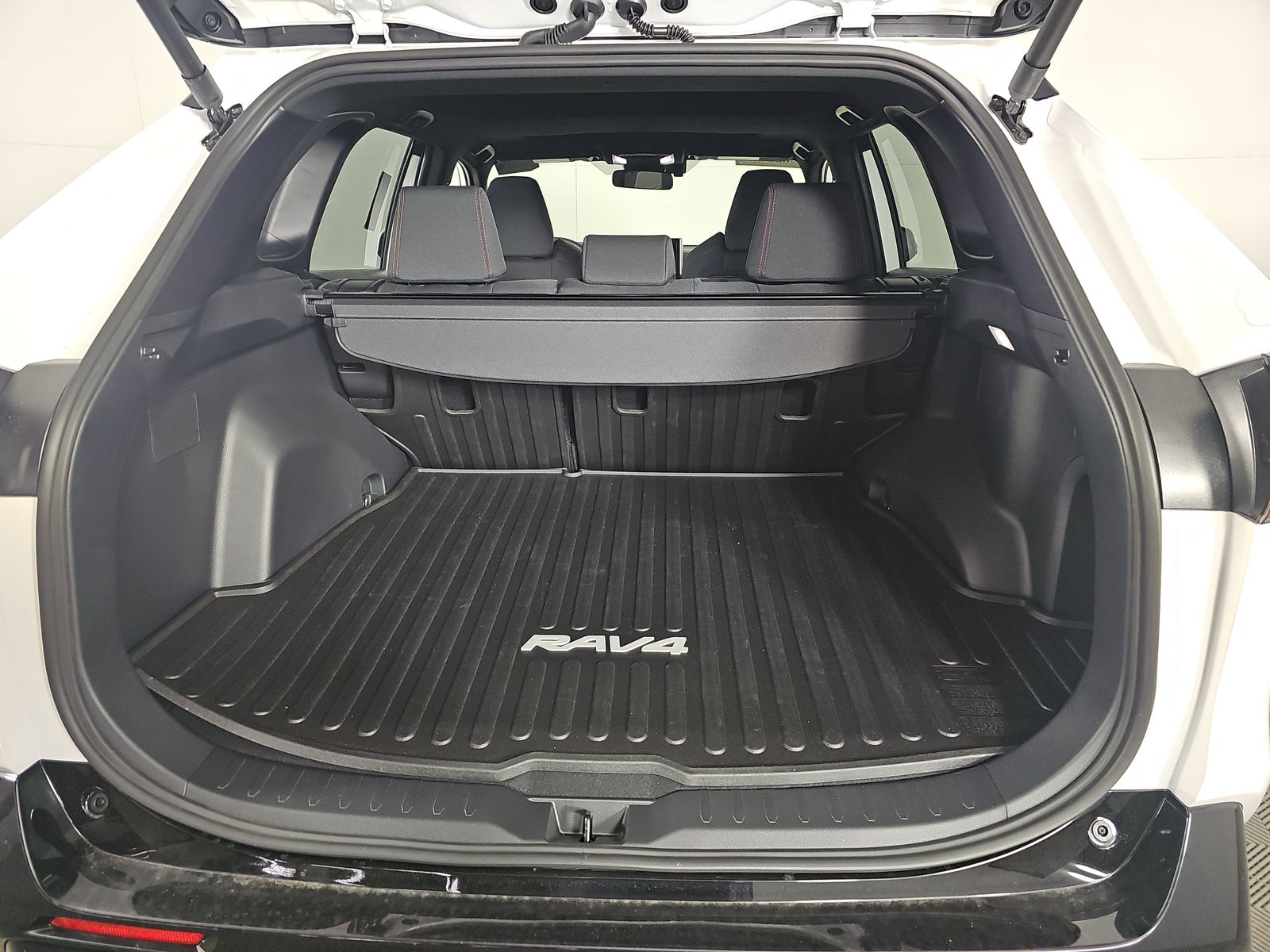 2025 Toyota RAV4 Plug-In Hybrid SE AWD