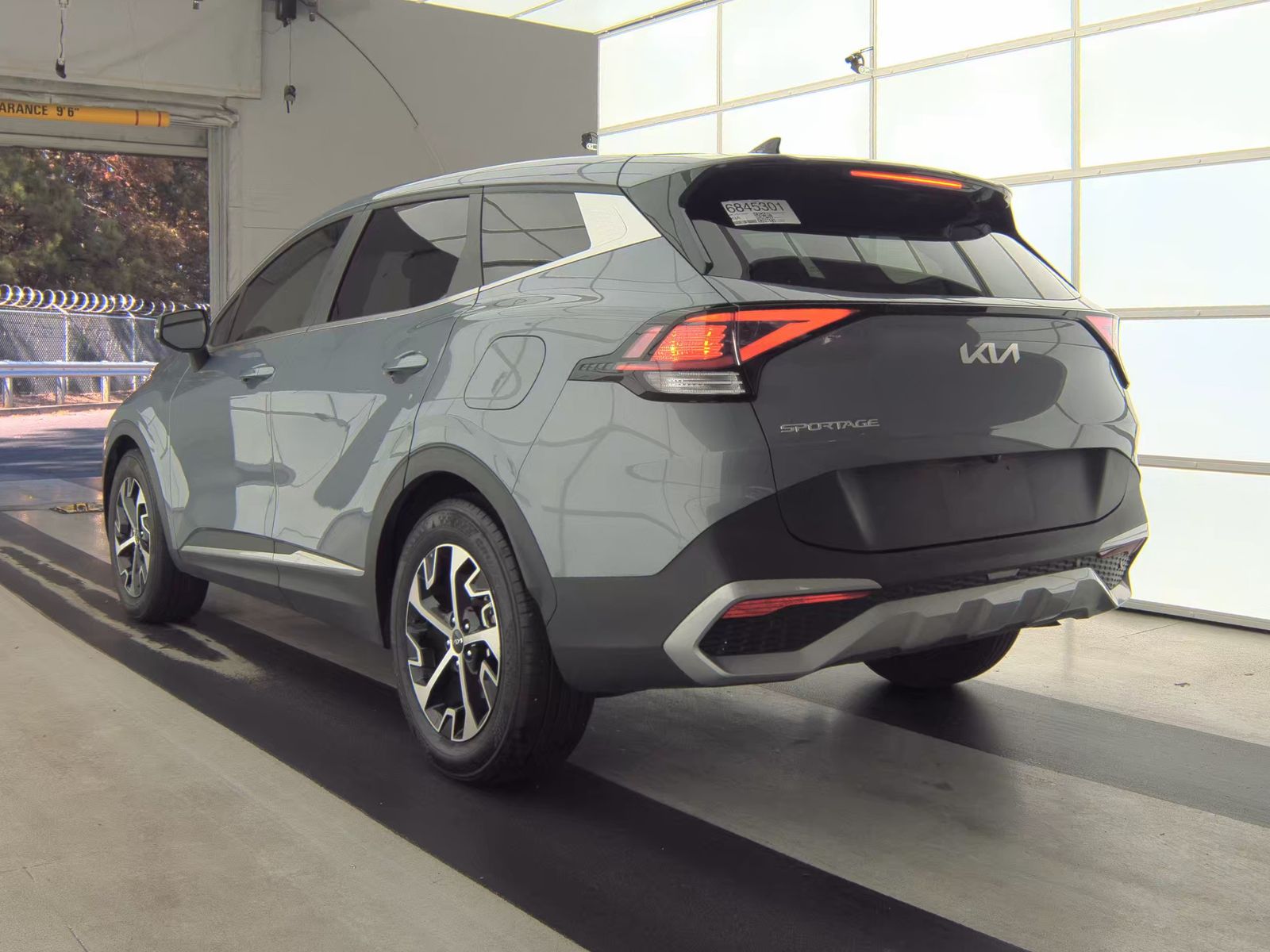 2023 Kia Sportage EX FWD