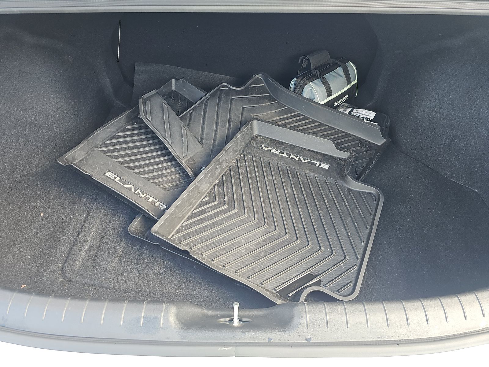 2024 Hyundai Elantra SEL FWD