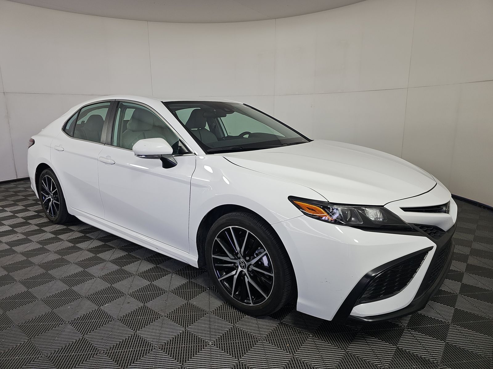 2023 Toyota Camry SE FWD