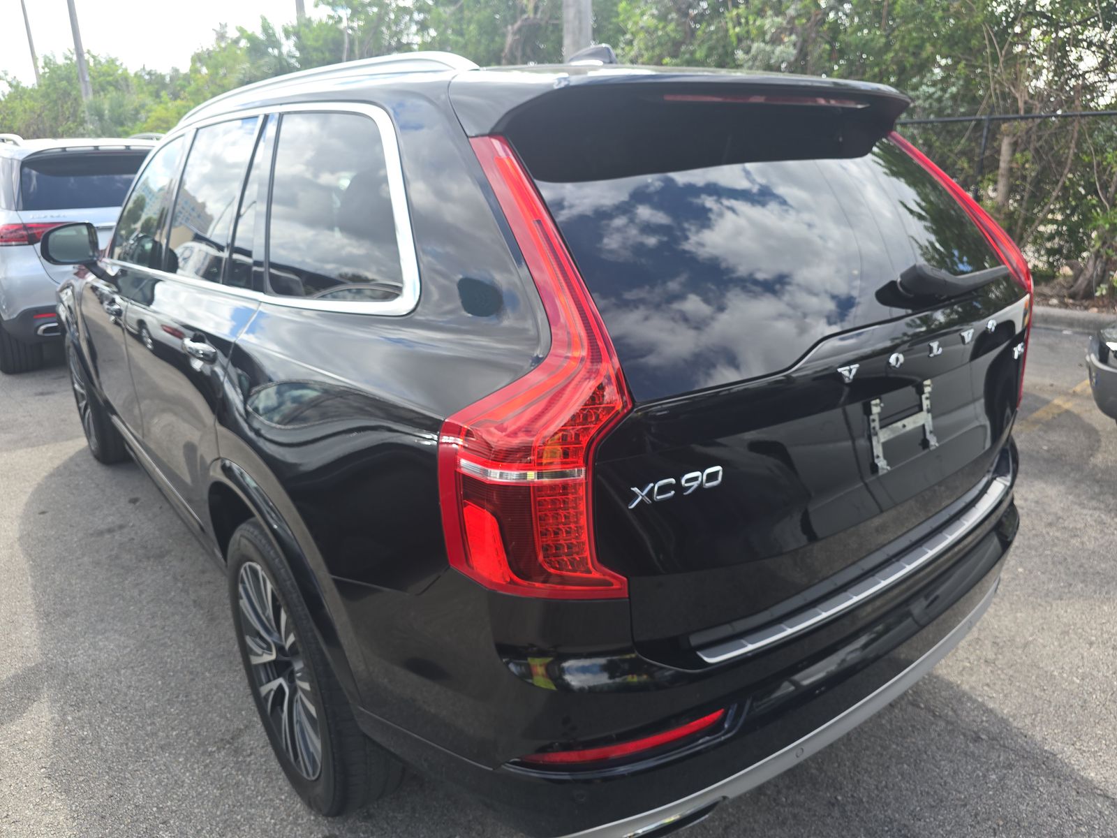 2021 Volvo XC90 T5 Momentum FWD