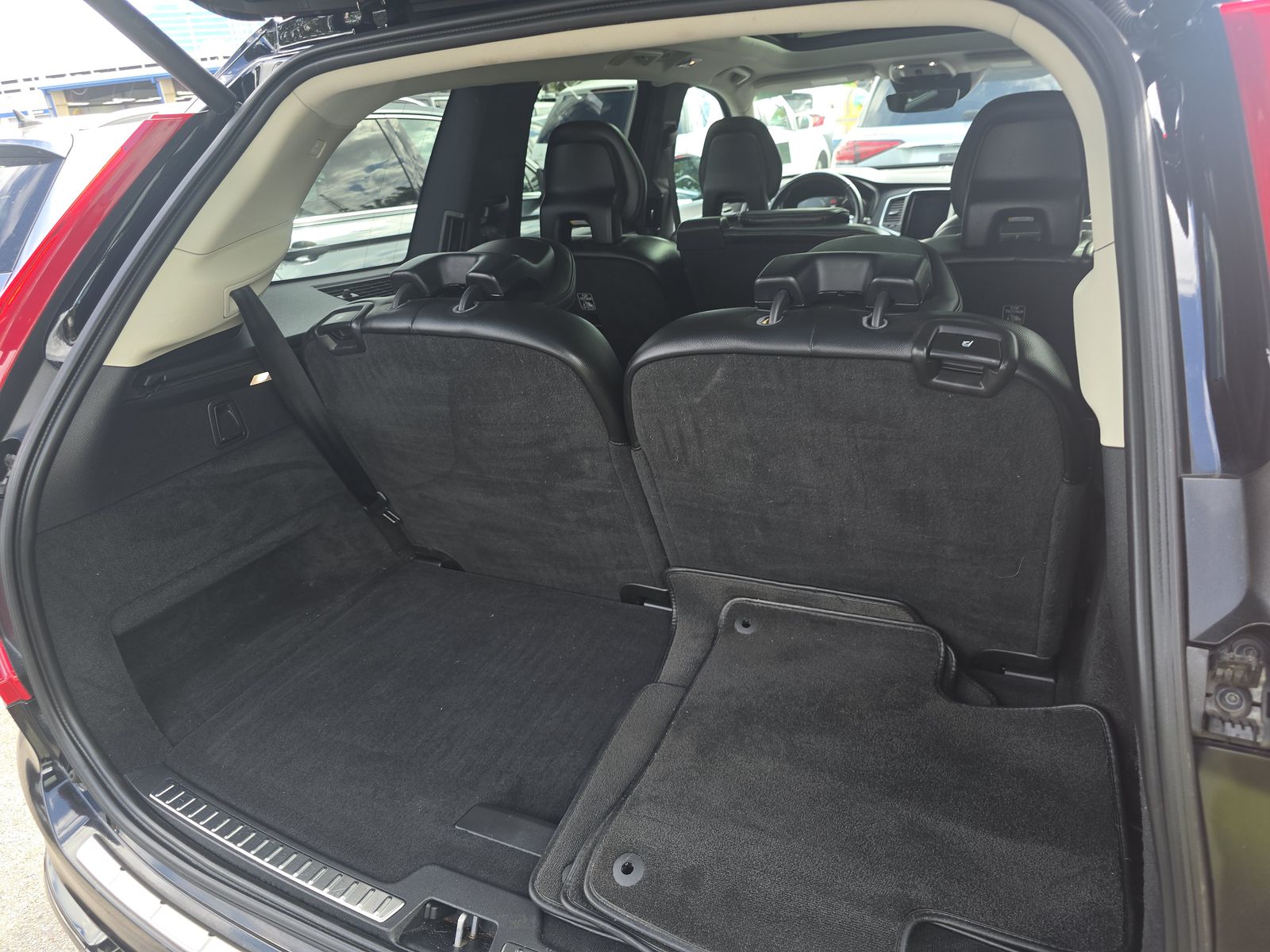 2021 Volvo XC90 T5 Momentum FWD