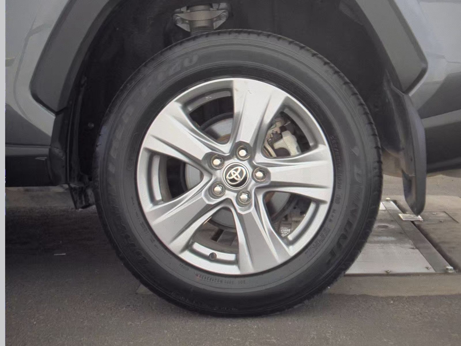 2024 Toyota RAV4 XLE FWD