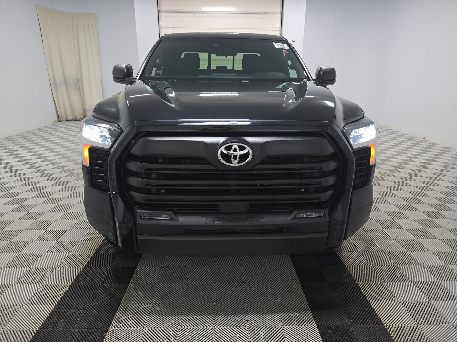 2025 Toyota Tundra SR5 AWD