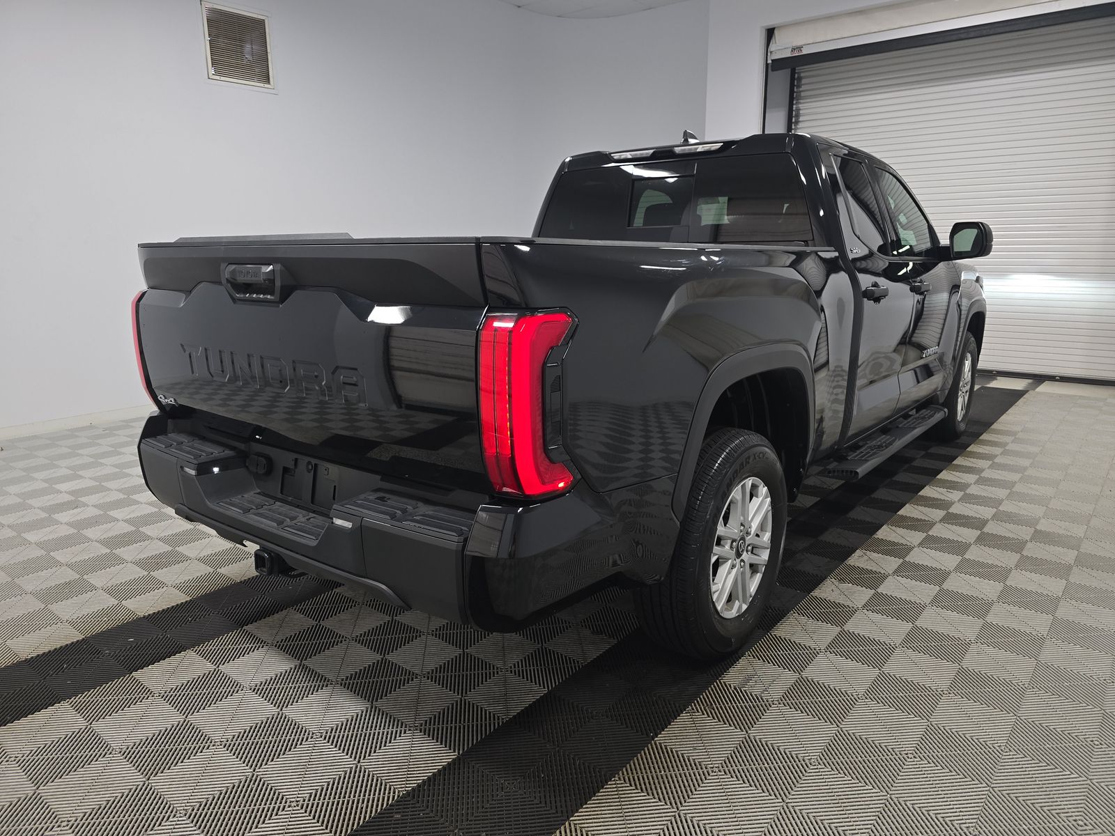 2025 Toyota Tundra SR5 AWD