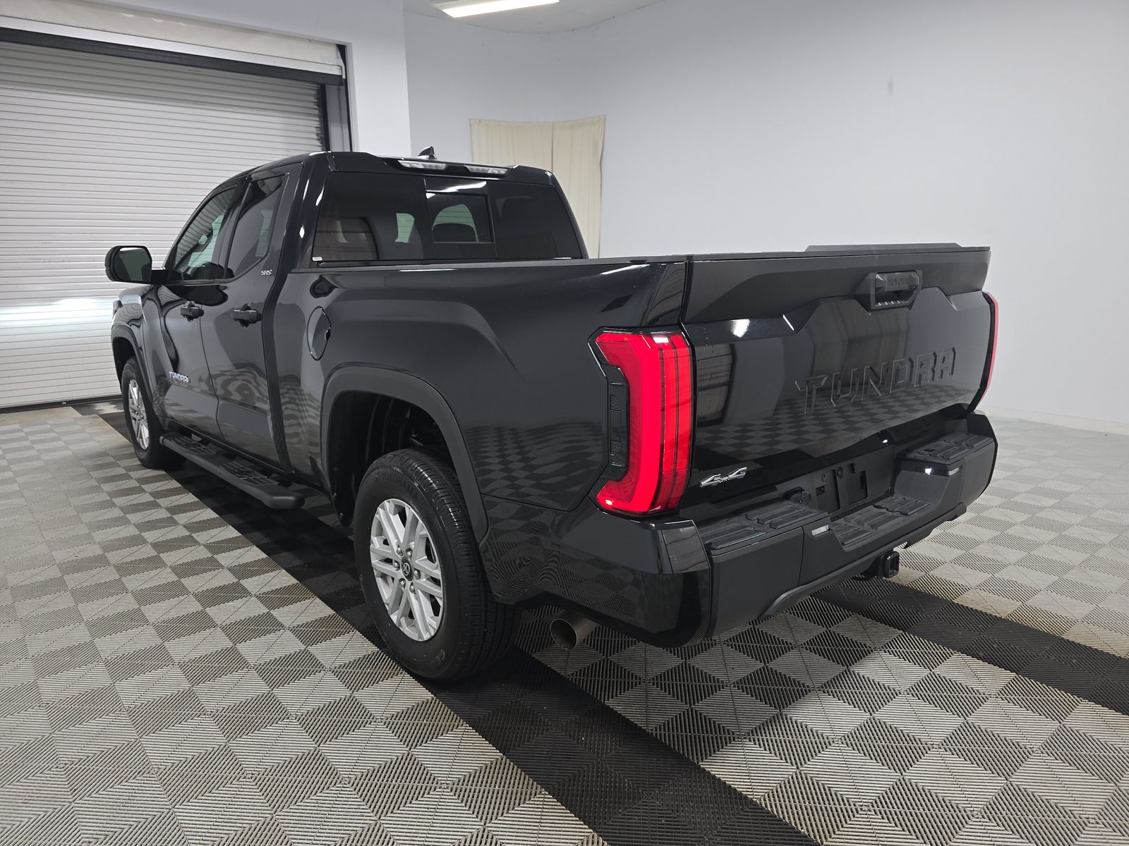 2025 Toyota Tundra SR5 AWD