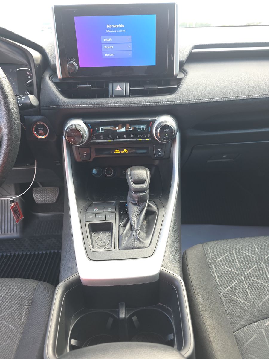 2024 Toyota RAV4 XLE FWD