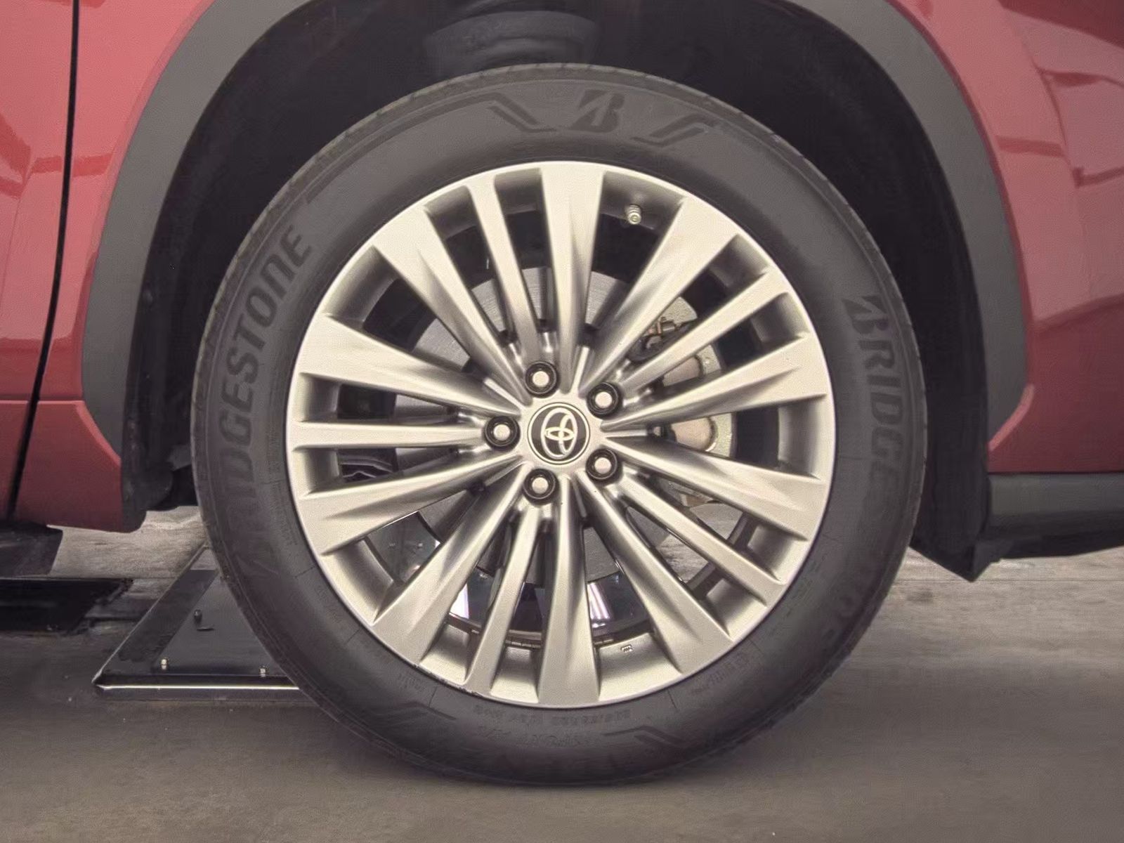 2023 Toyota Highlander Platinum FWD