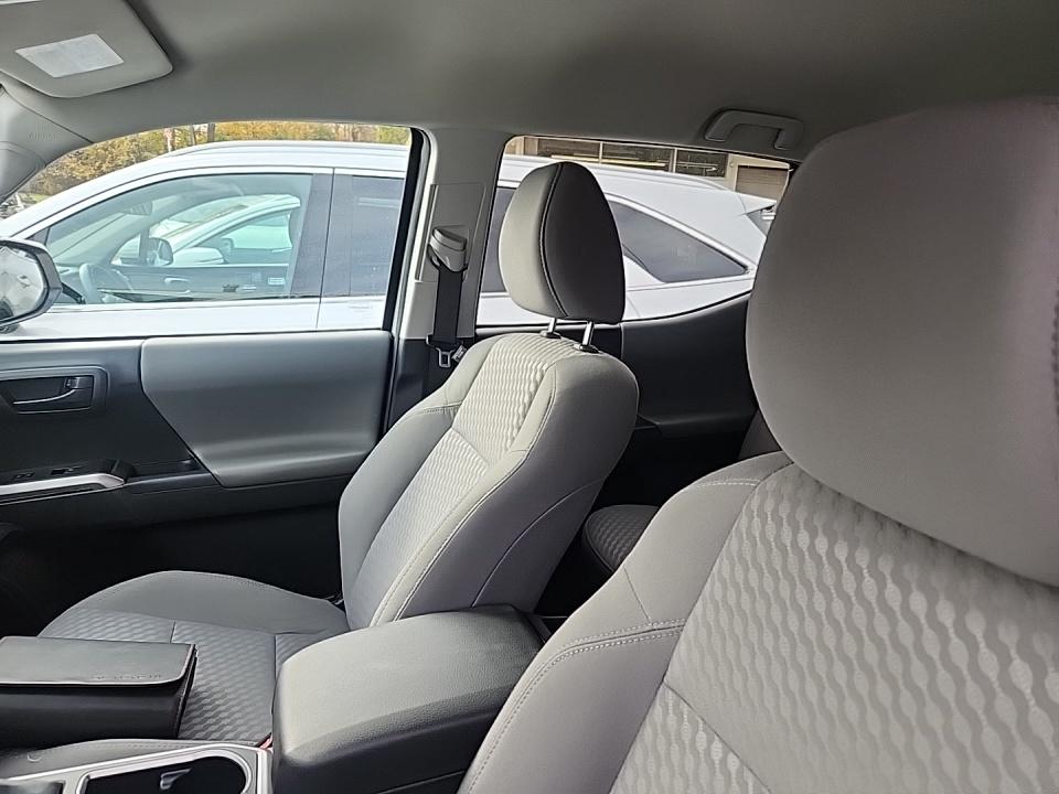 2022 Toyota Tacoma SR5 AWD