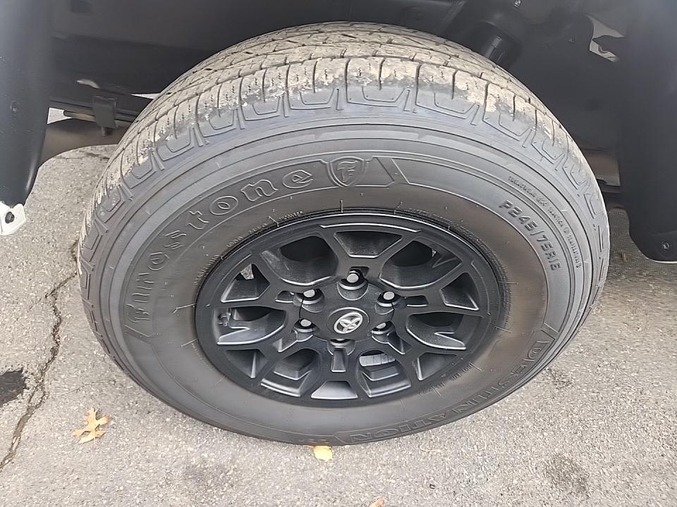 2022 Toyota Tacoma SR5 AWD