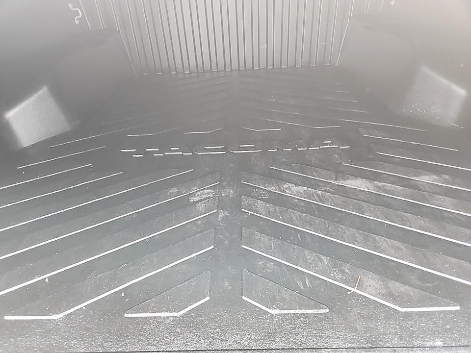 2022 Toyota Tacoma SR5 AWD