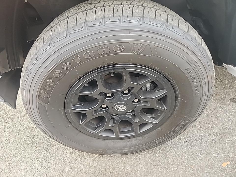 2022 Toyota Tacoma SR5 AWD