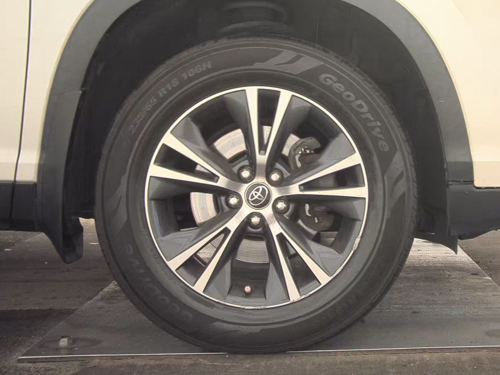 2019 Toyota Highlander LE AWD