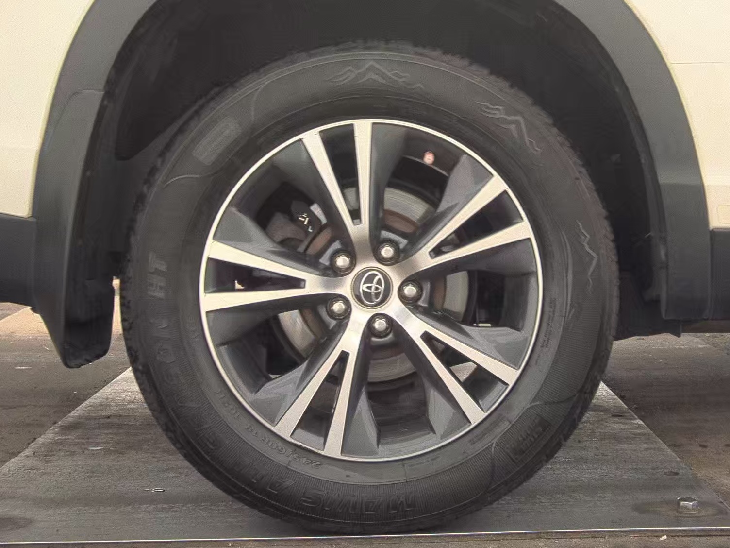 2019 Toyota Highlander LE AWD