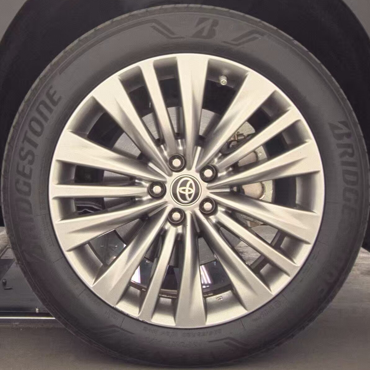 2023 Toyota Highlander Platinum FWD