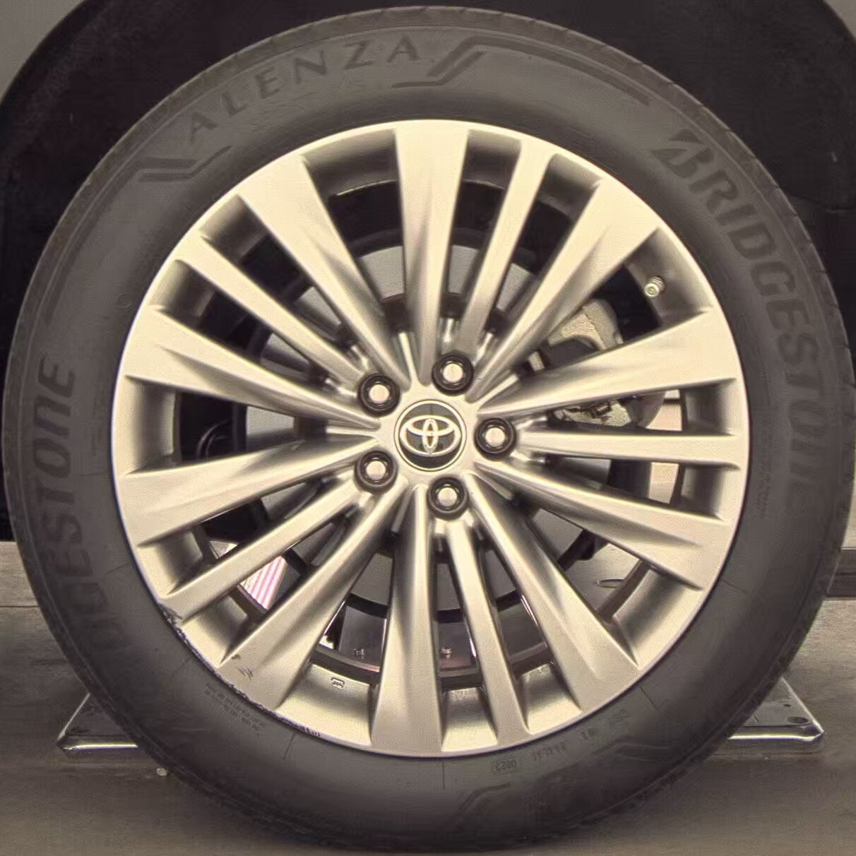 2023 Toyota Highlander Platinum FWD