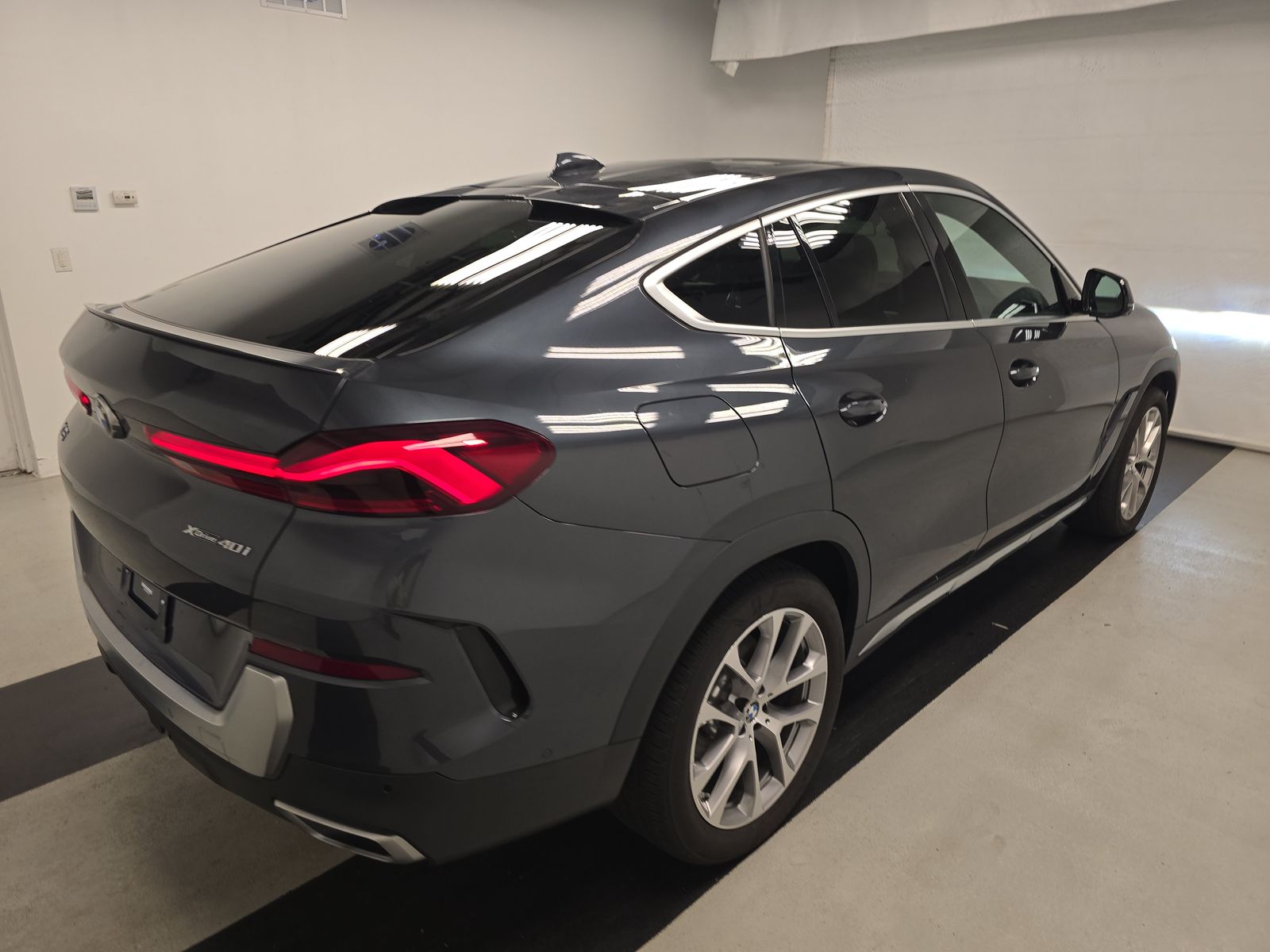 2022 BMW X6 xDrive40i AWD