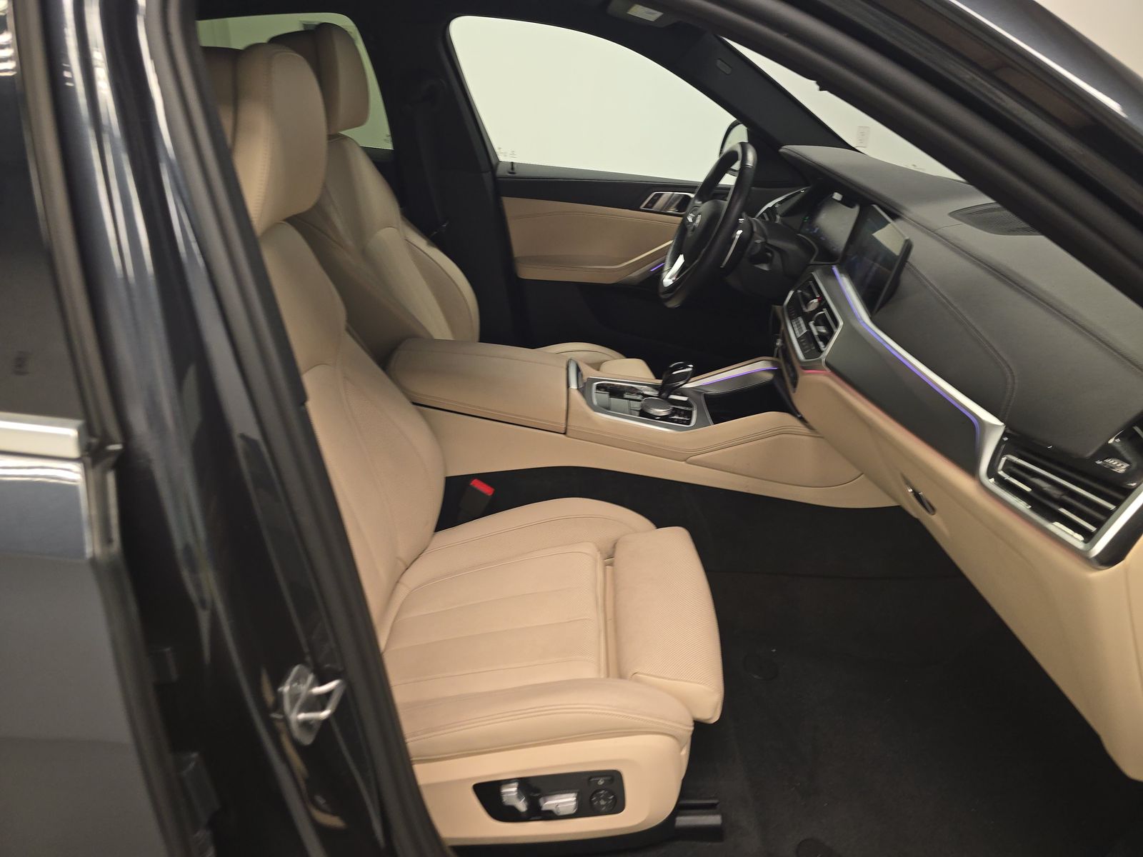 2022 BMW X6 xDrive40i AWD