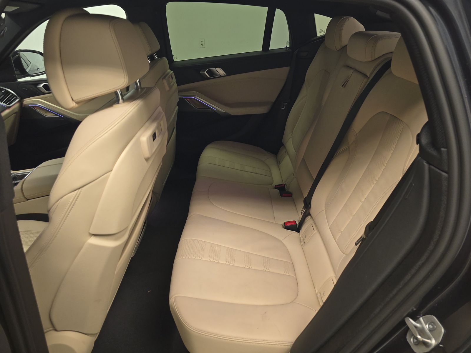 2022 BMW X6 xDrive40i AWD