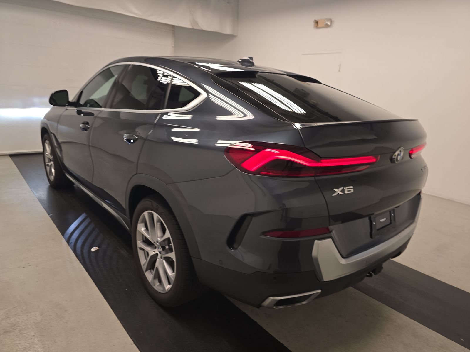 2022 BMW X6 xDrive40i AWD