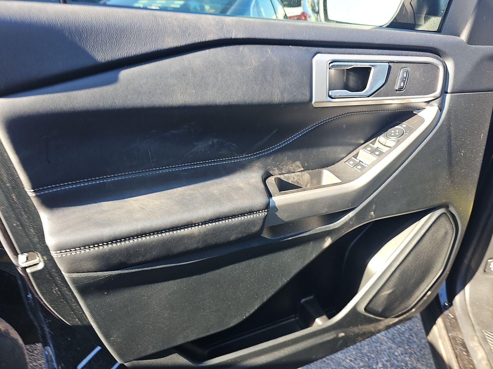 2023 Ford Explorer XLT RWD