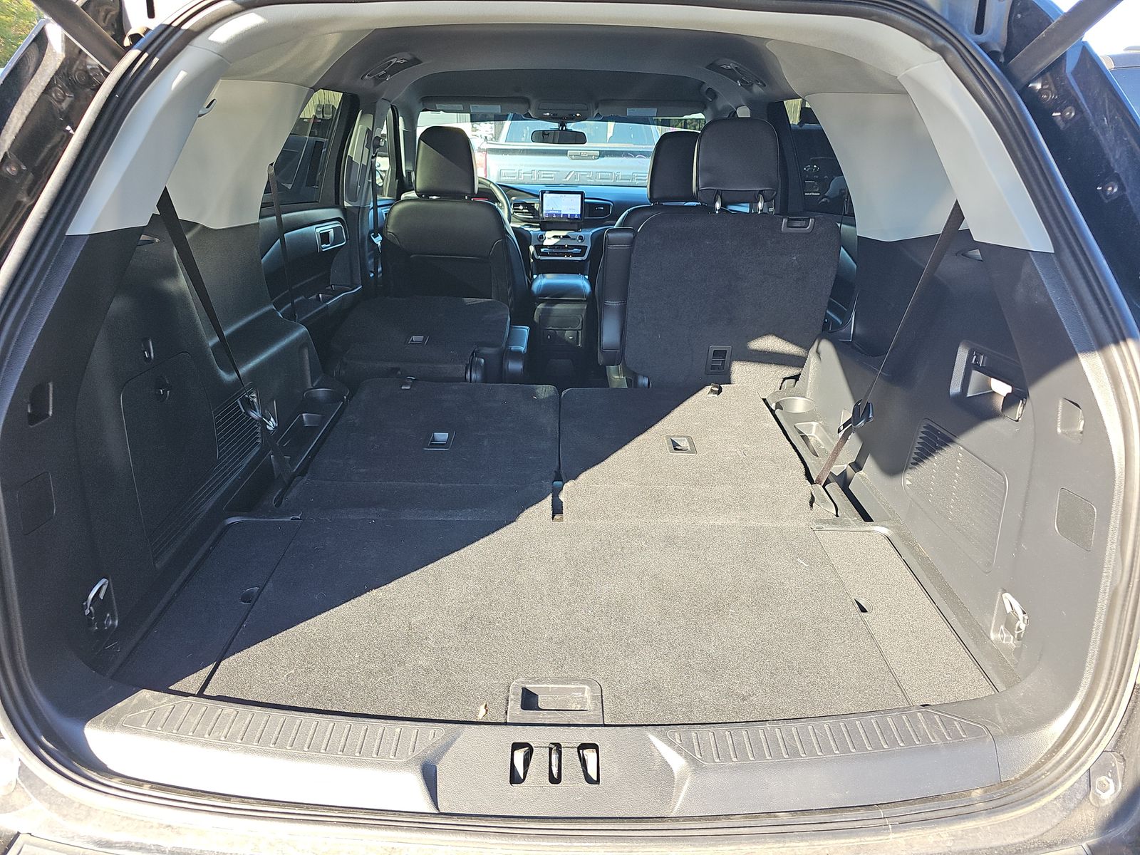 2023 Ford Explorer XLT RWD