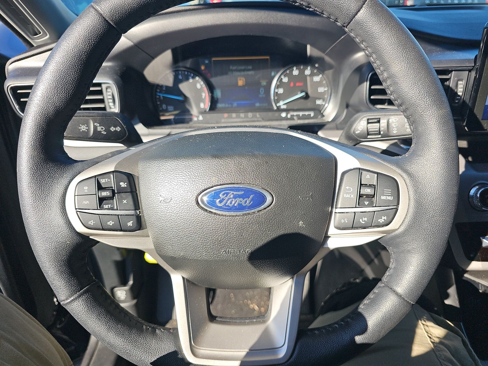 2023 Ford Explorer XLT RWD