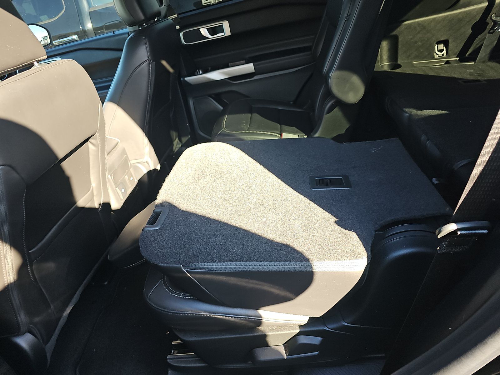 2023 Ford Explorer XLT RWD