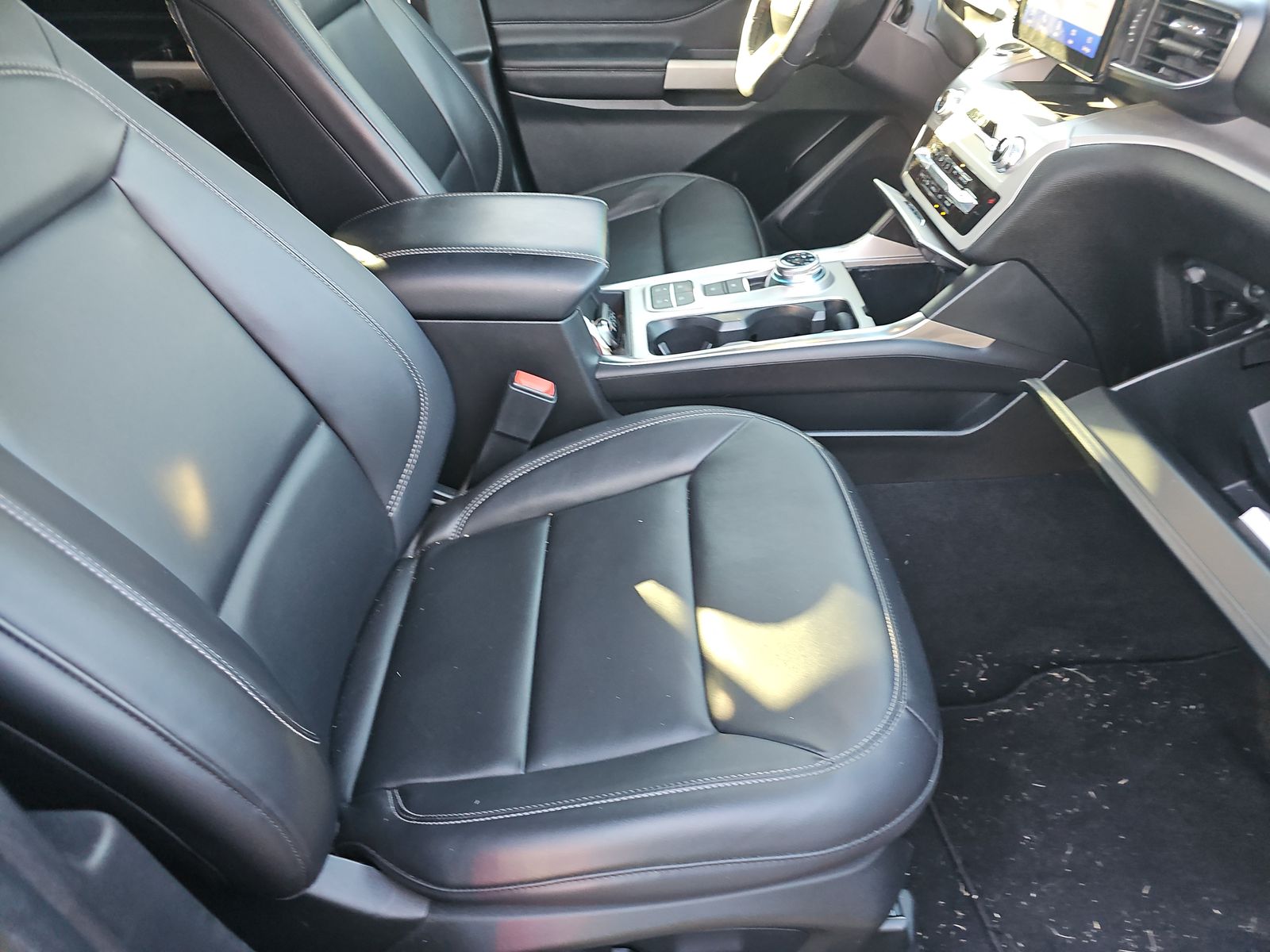 2023 Ford Explorer XLT RWD