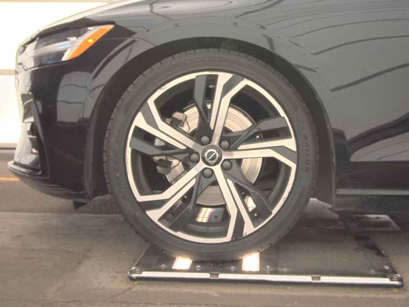 2024 Volvo S60 B5 Plus FWD