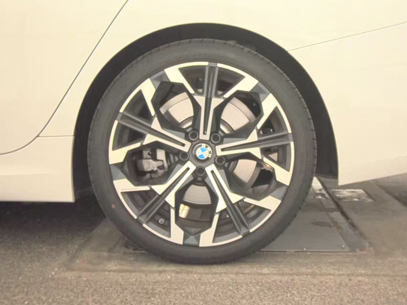 2025 BMW 3 Series 330i RWD