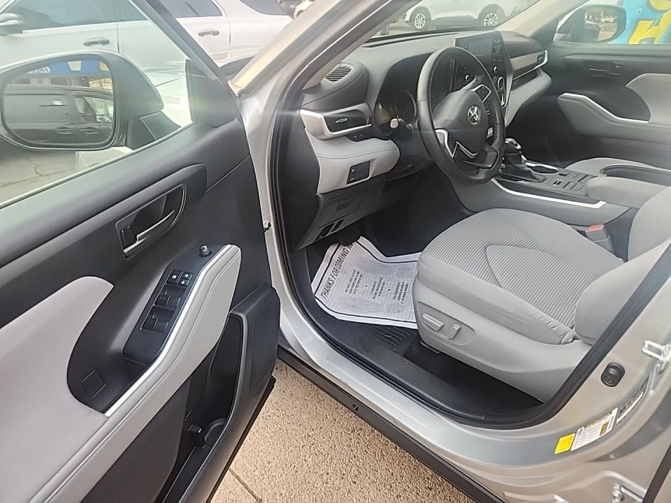 2022 Toyota Highlander LE AWD