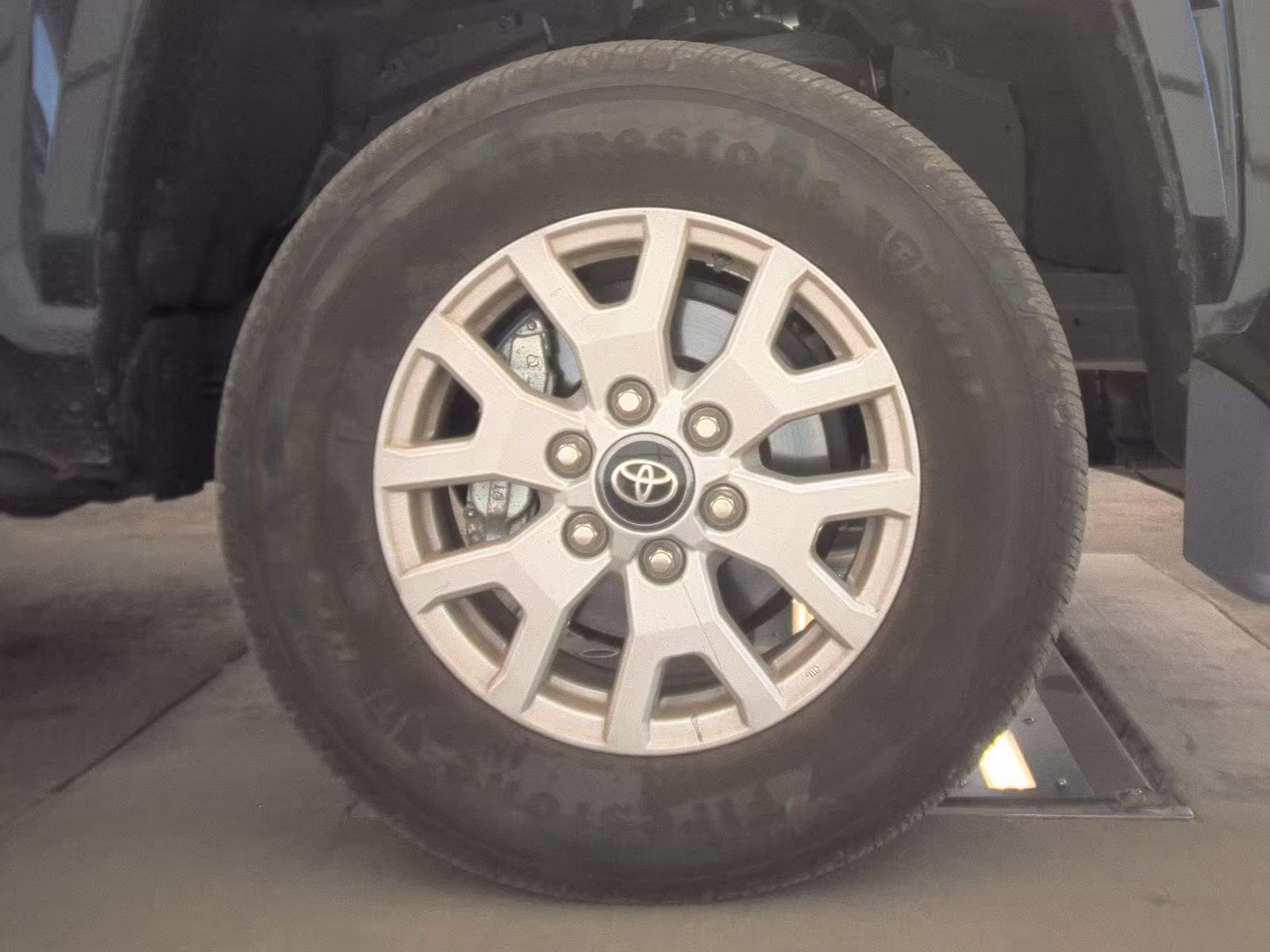 2024 Toyota Tacoma SR5 AWD