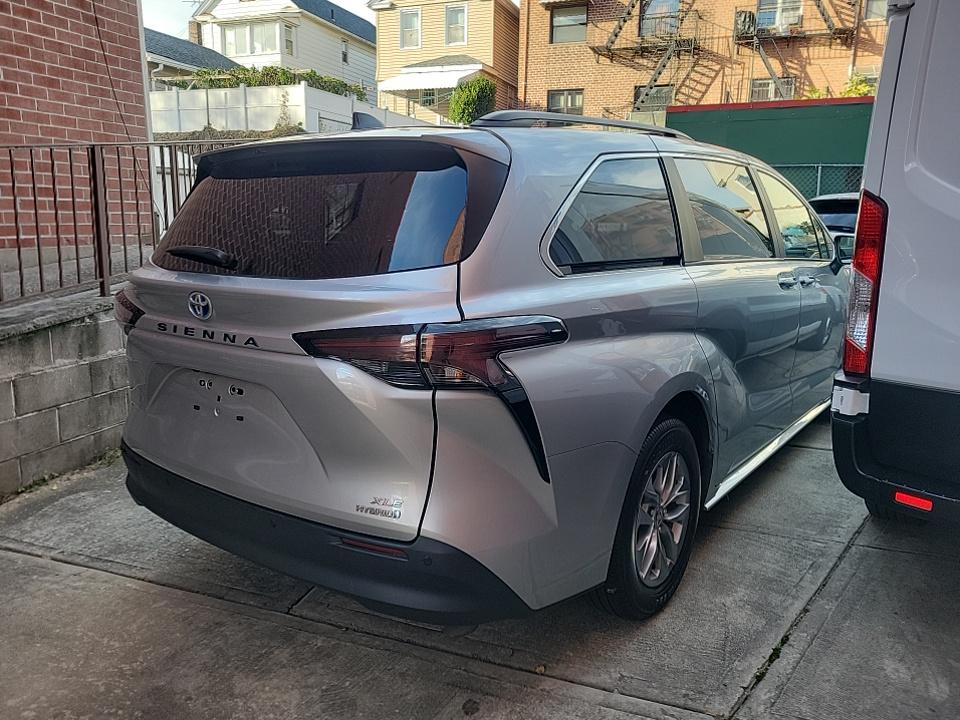 2024 Toyota Sienna XLE FWD