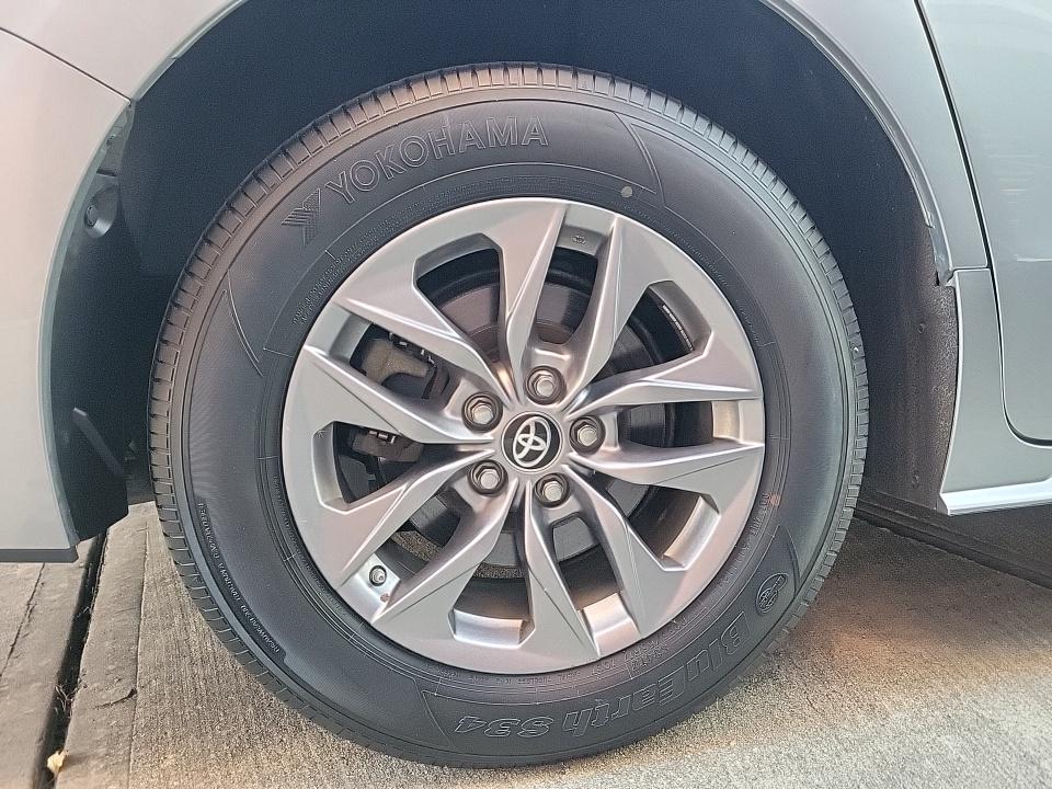 2024 Toyota Sienna XLE FWD